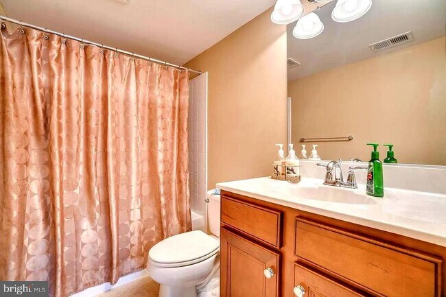 Building Photo - 3456 Eagle Ridge Dr