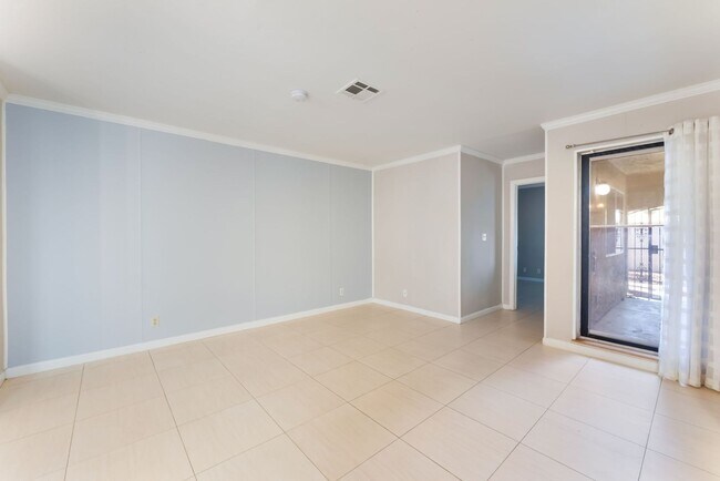 Building Photo - Two-bedroom, one bath single story townhou...