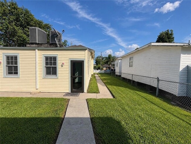 Building Photo - 442 Friscoville Ave
