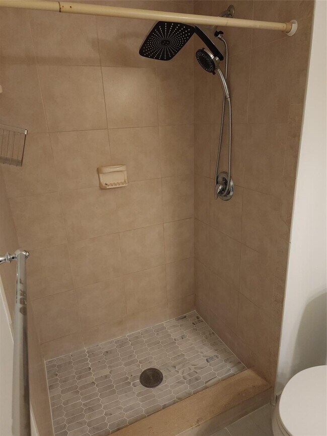 Building Photo - 2877 Belmont Ln