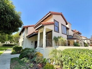 Building Photo - Oxnard | The Colony | 2 Bed + 2 Bath Condo...