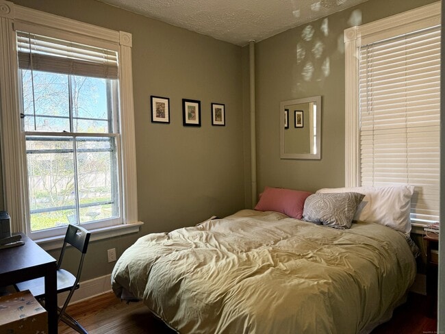 Building Photo - 109 Foster St