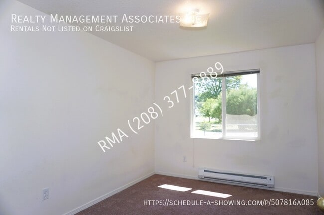 Building Photo - 301 Sunnyside Dr