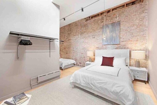 Building Photo - 25 Peck Slip