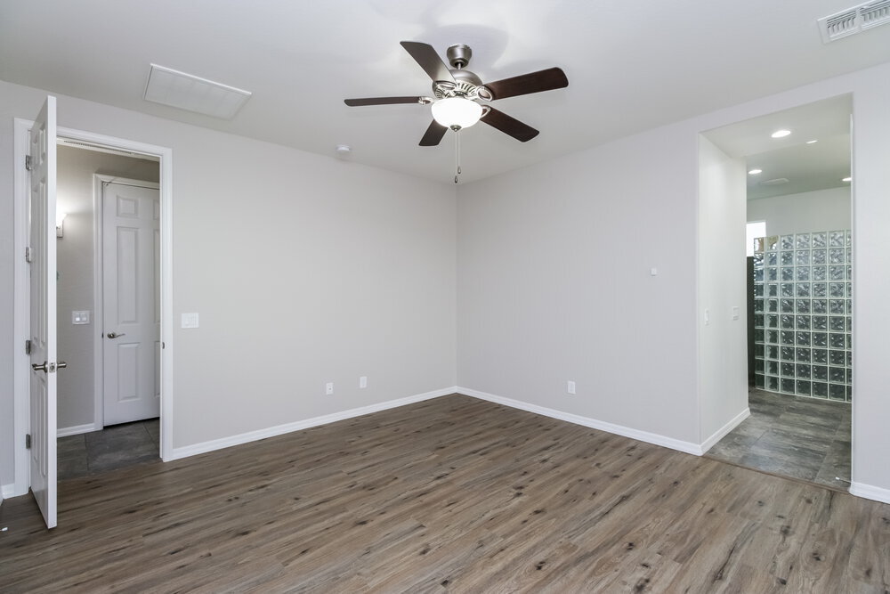 Building Photo - 1035 S Agnes Ln