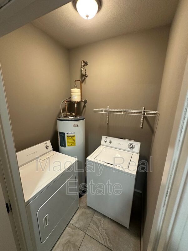 Building Photo - 10136 E Southern Ave