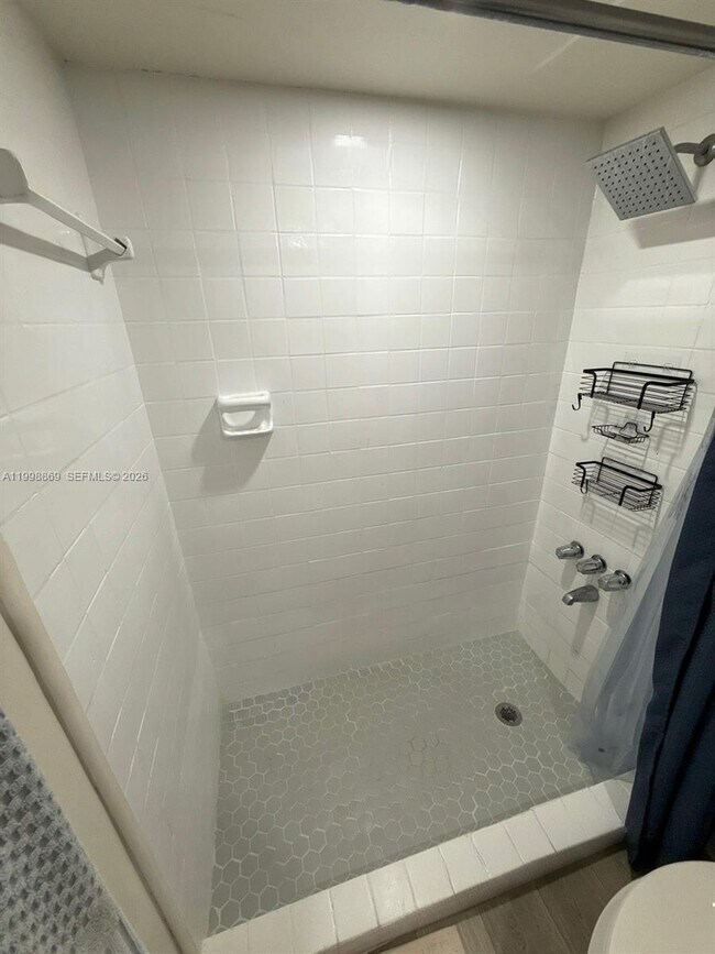 Building Photo - 1825 W 44th Pl