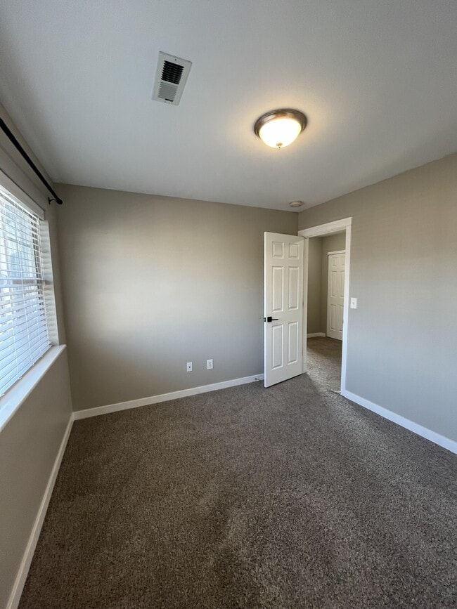 Building Photo - 1341 Colony Ct