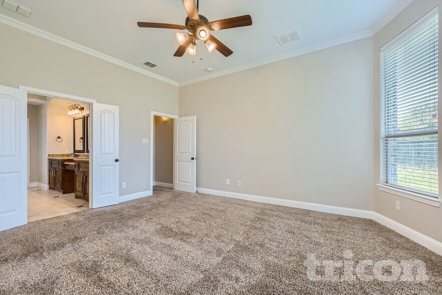 Building Photo - 126 Griffin Ave