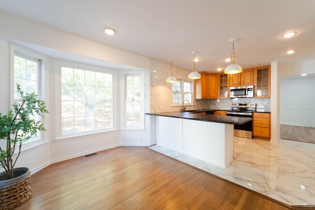 Building Photo - Fabulous Home in Aquia Harbor