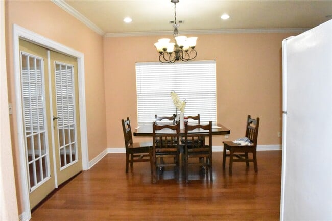 Building Photo - 8535 Parkette Dr