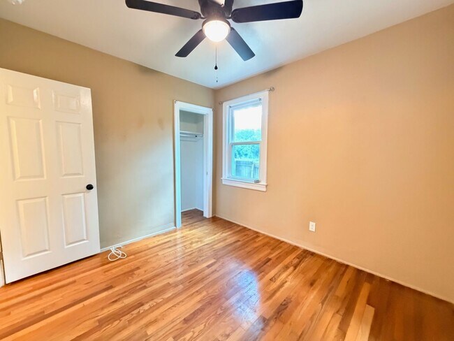 Building Photo - Historic Downtown Charm | Original Floors | Walk to Golf, Dining, Parks, & Concerts
