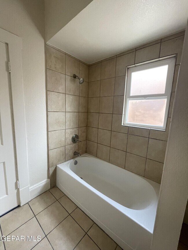 Building Photo - 3720 Chester Ave