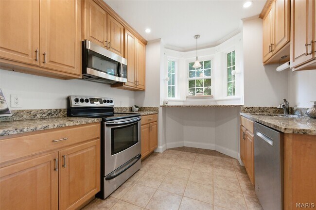 Building Photo - 7385 Arlington Dr