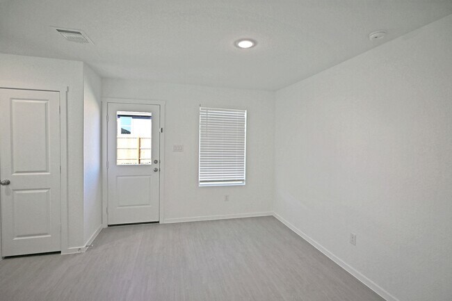 Building Photo - 1808 Stonechat