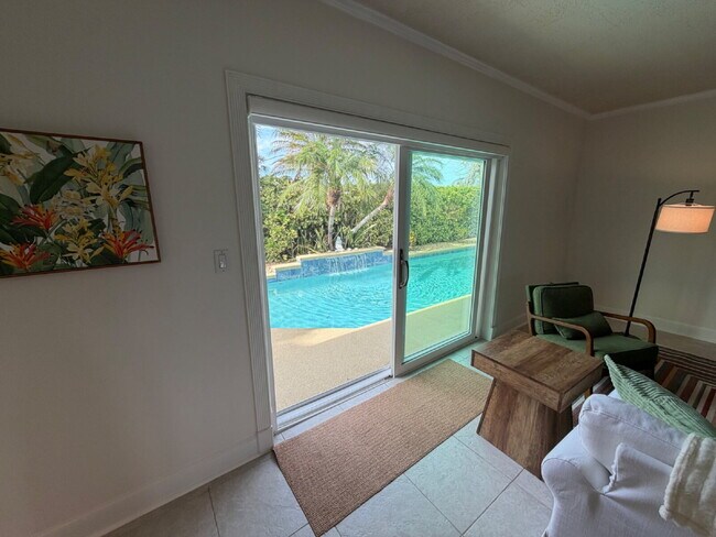 Building Photo - Gorgeous Pool Home in Satellite Beach!!