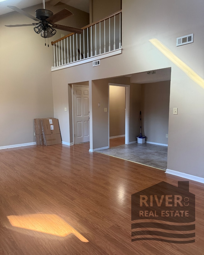 Building Photo - 212 Woodcastle Dr