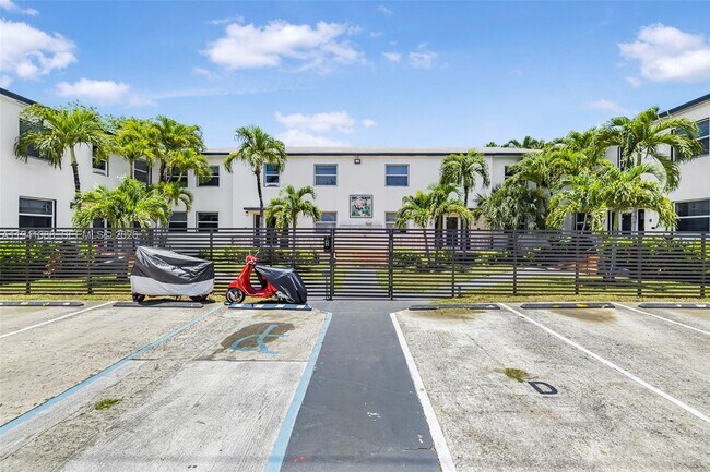 Building Photo - 575 NE 82nd St