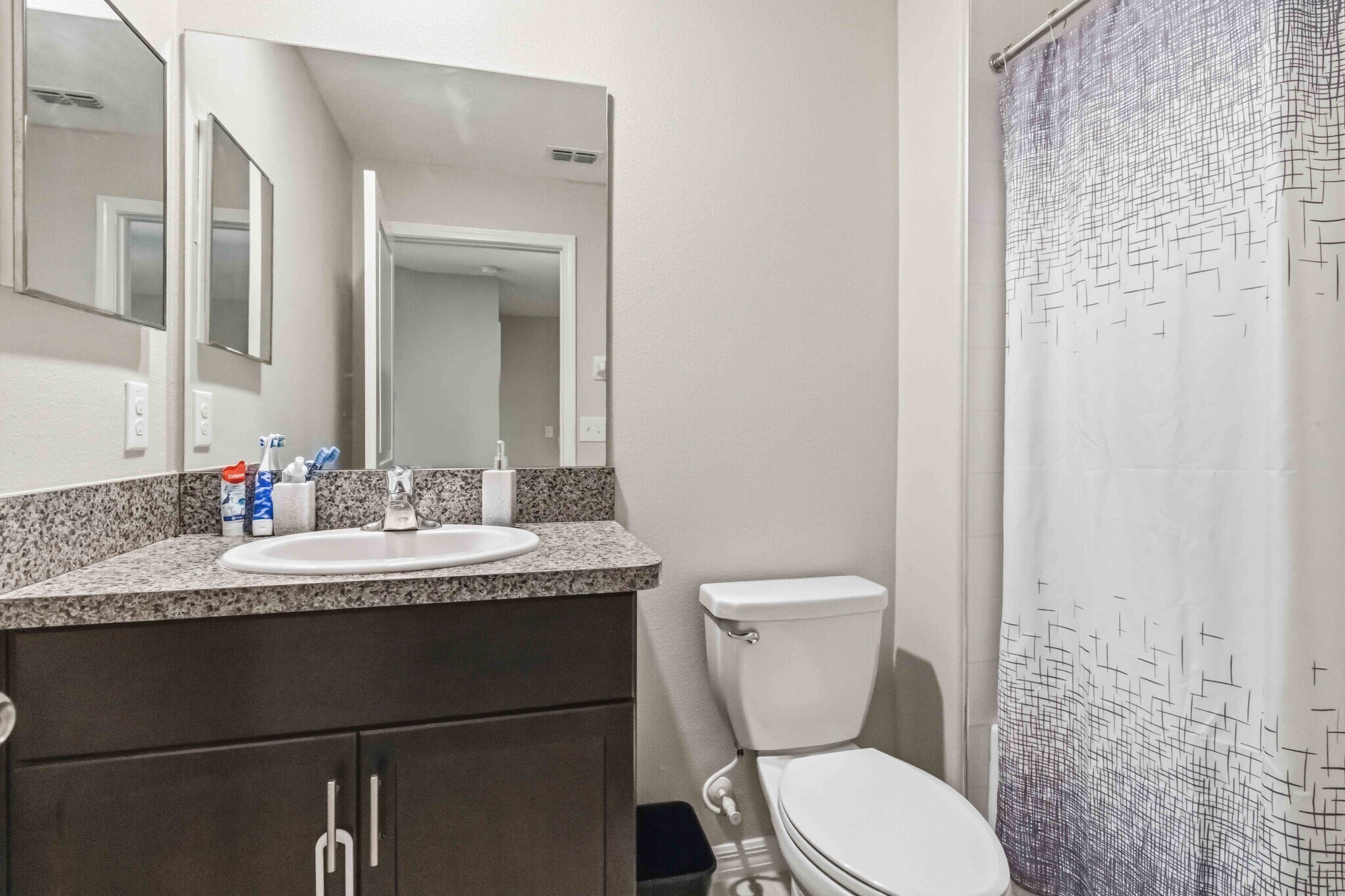 2nd bath - 9622 Pembrooke Pines Dr