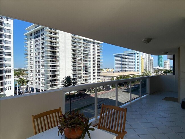 Building Photo - 5757 Collins Ave