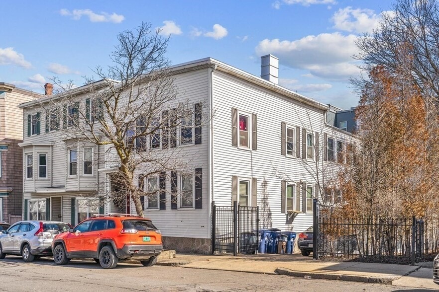 Building Photo - 656 Dorchester Ave