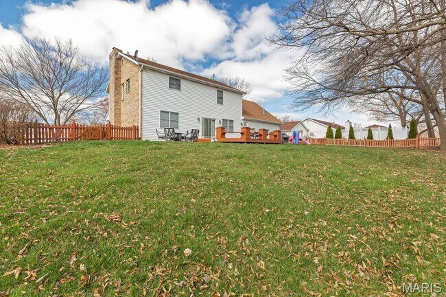 Building Photo - 2725 Timberline Dr