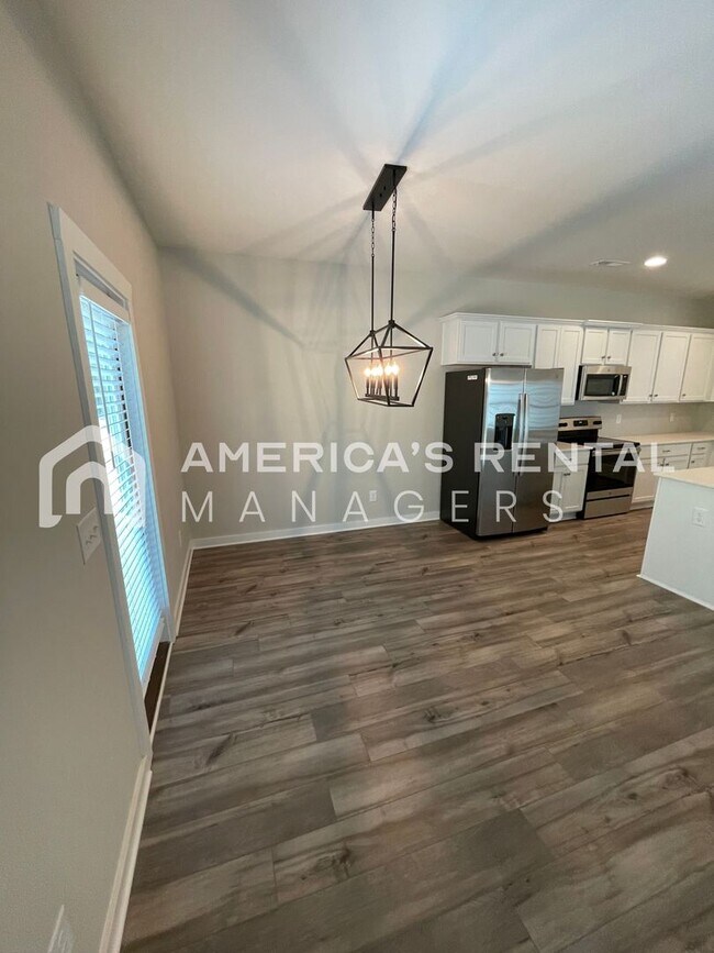 Building Photo - Home for Rent in Cullman, AL!! Available to view NOW!!! Sign a lease by 2/28 to receive HALF OFF ...