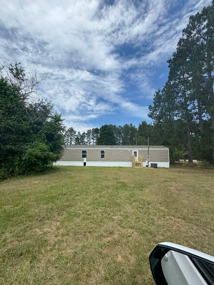 Building Photo - 495 Westover Dr