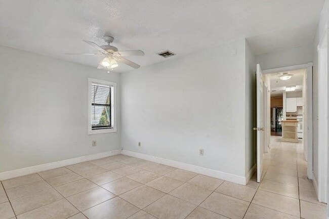 Building Photo - 2737 Lowson Blvd