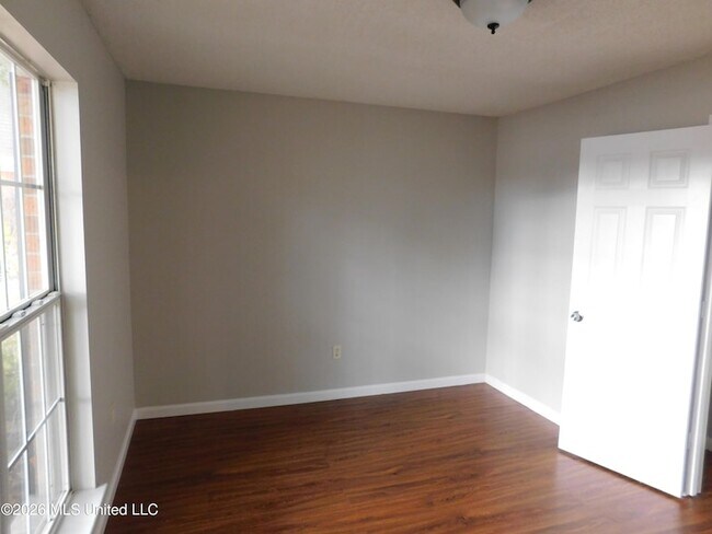 Building Photo - 5539 Bradley Dr