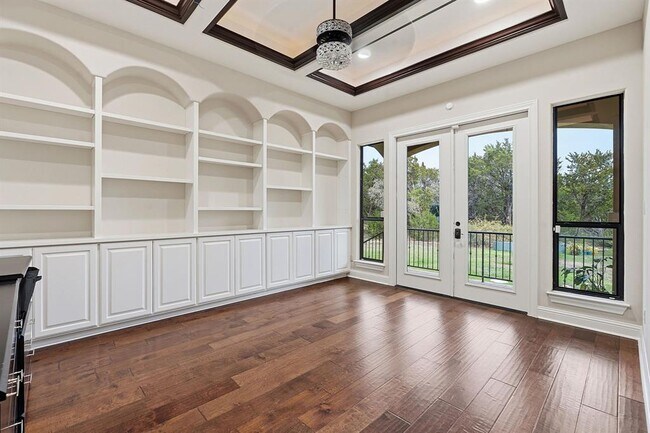 Building Photo - 1028 Villa Hill Dr