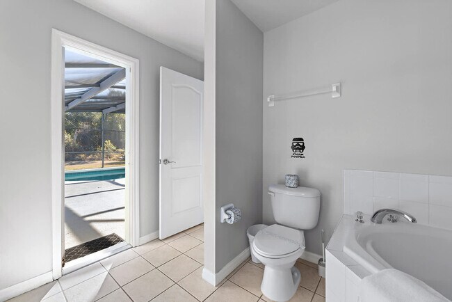 Building Photo - 453 Scrub Jay Way