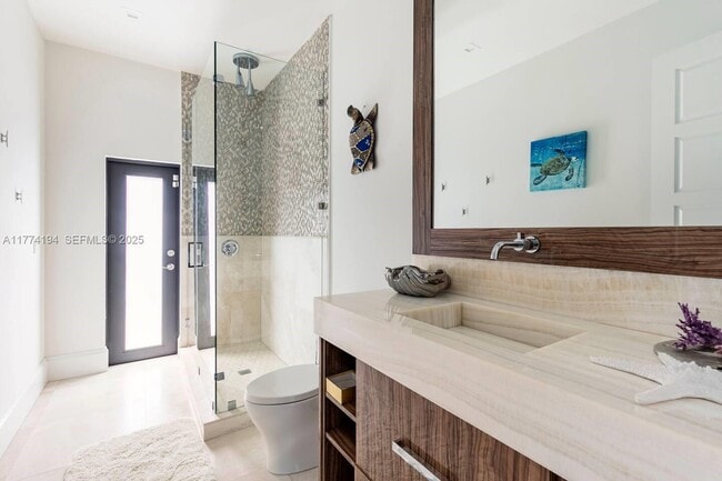 Building Photo - 2809 NE 14th Ave