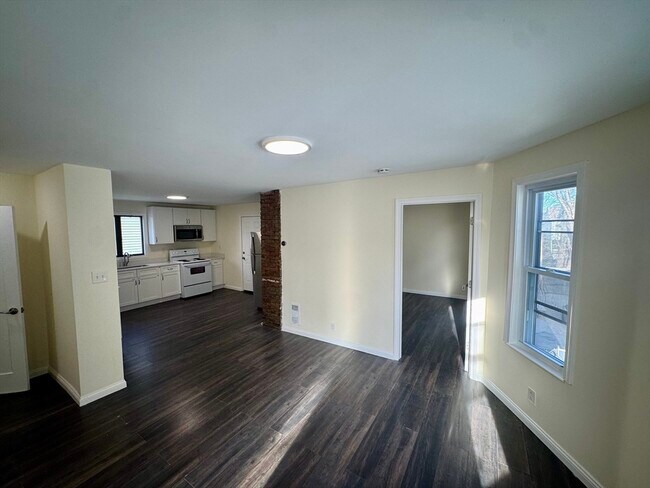 Building Photo - 55 Myrtle St