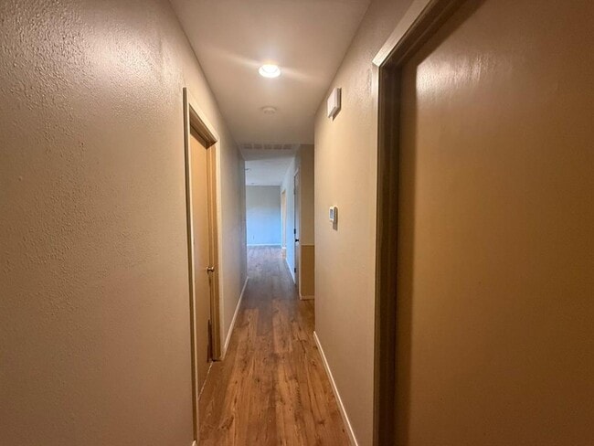 Building Photo - 4301 Jordan Ave