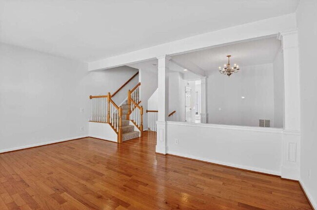 Building Photo - 5023 Village Fountain Pl