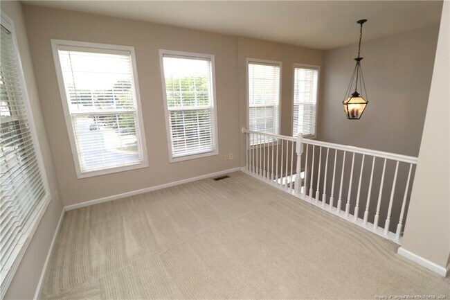Building Photo - 8120 Upper Lake Dr