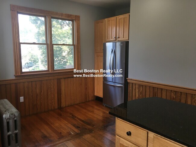 Building Photo - 26 Marathon St