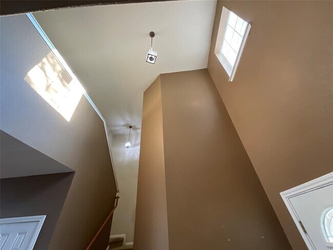Building Photo - 4427 Meadowside Ln