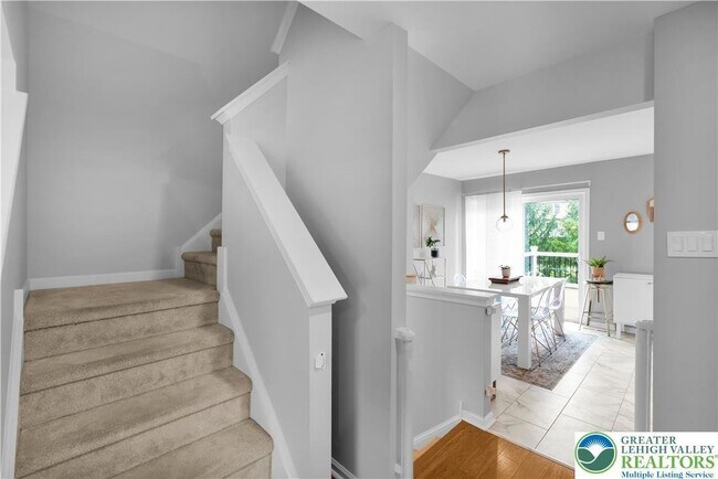 Building Photo - 1079 Sparrow Way