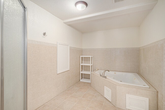 Building Photo - 11884 Swansea Dr