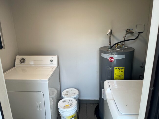 Building Photo - 734 47th St