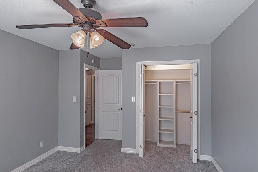 Building Photo - 10926 Mosswood Dr