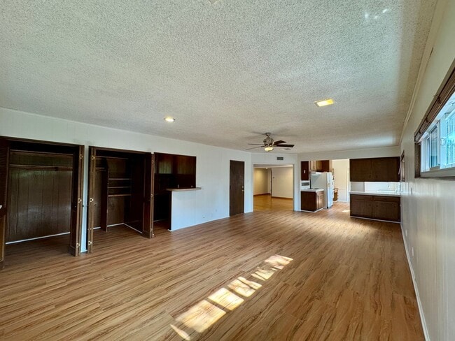 Building Photo - Charming 4-Bedroom Home on a Quiet Tree-Li...