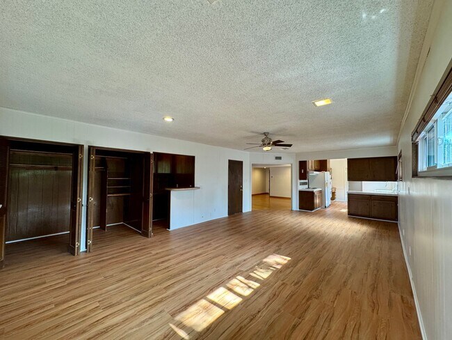 Building Photo - Charming 4-Bedroom Home on a Quiet Tree-Lined Street in Valley Glen