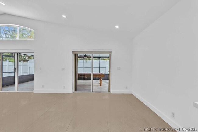 Building Photo - 3307 SW 49th St