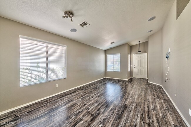 Building Photo - 4982 Perrone Ave