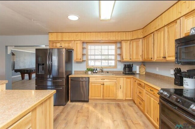 Building Photo - 1403 W Bonita Dr