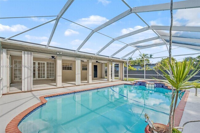 Building Photo - 5936 SW 29th St