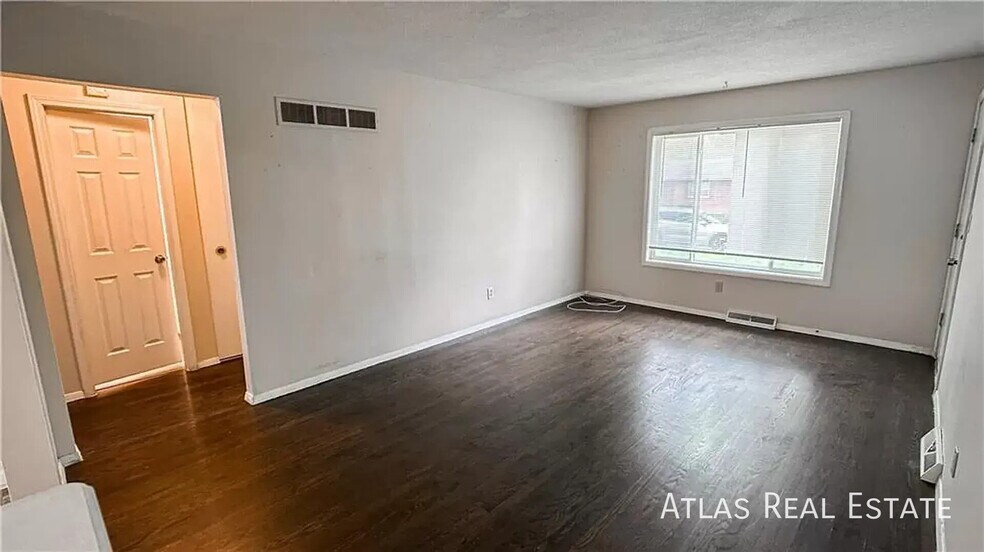 Building Photo - 6650 Maywood Ave